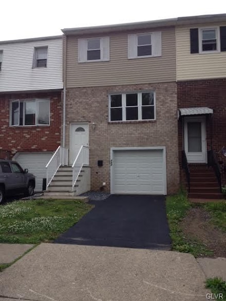 127 Old Forge Dr, Bath, PA 18014