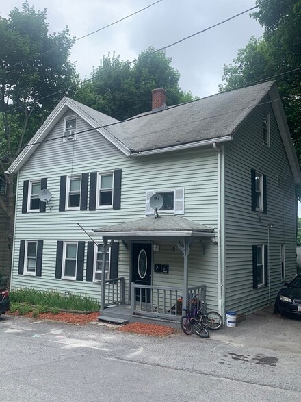 9 Oswald St, Worcester, MA 01607