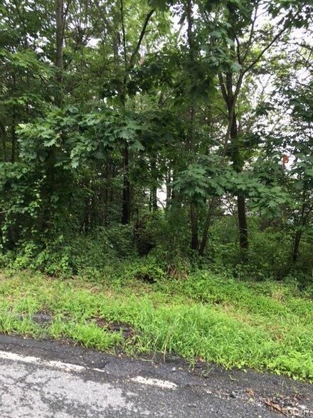 4 Hill Rd, Hereford Township, PA 18070
