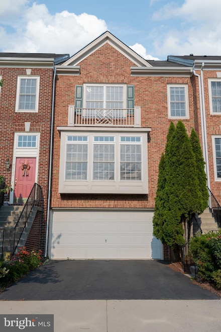 42724 Rolling Rock Square, Chantilly, VA 20152