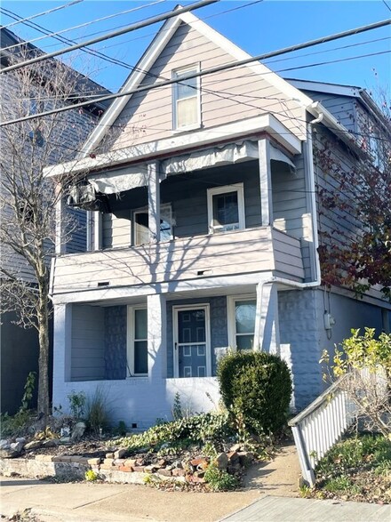 1245 Argonne Dr, Natrona Heights, PA 15065