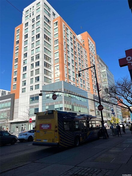 138-35 39th Ave Unit 10F, Flushing, NY 11354
