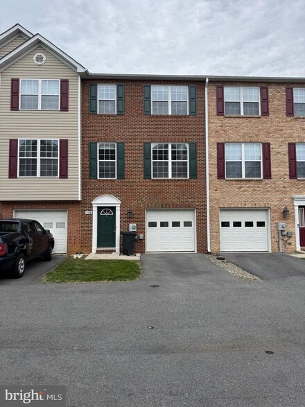 433 W Baltimore St Unit D, Greencastle, PA 17225