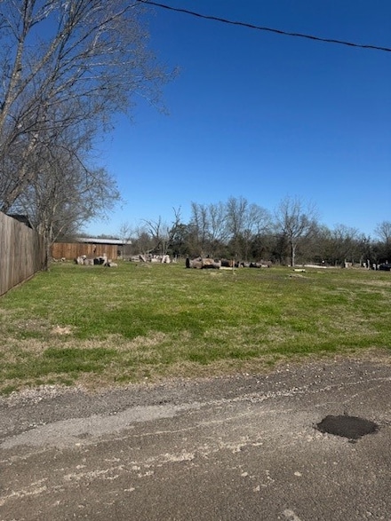 609 Concord Rd, Madisonville, TX 77864