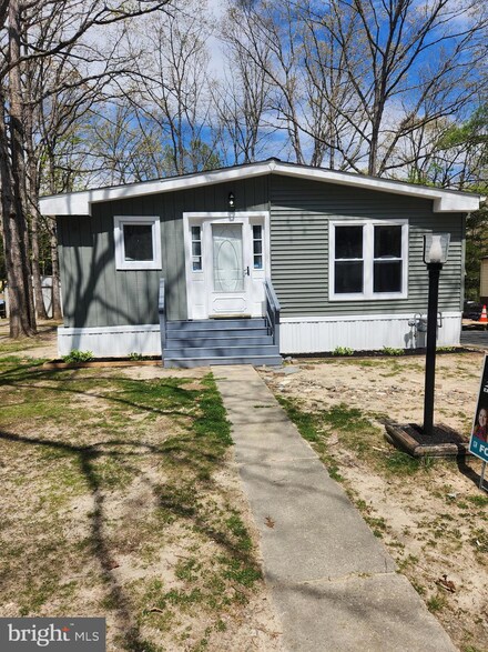 8 Ashwood Dr, Pittsgrove, NJ 08318