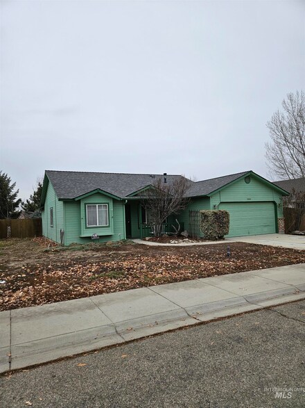 2458 W Park Stone Dr, Meridian, ID 83646