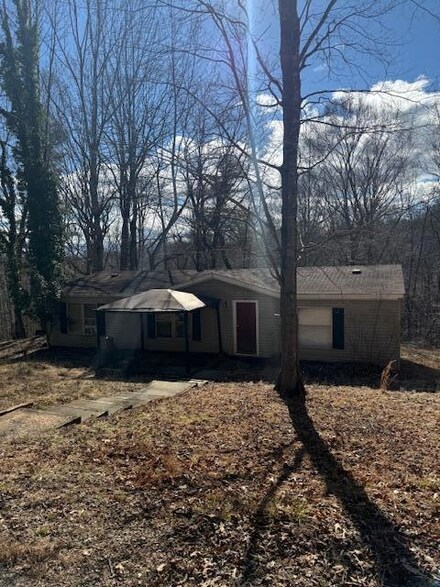 1112 Altice Mill Rd, Rocky Mount, VA 24151