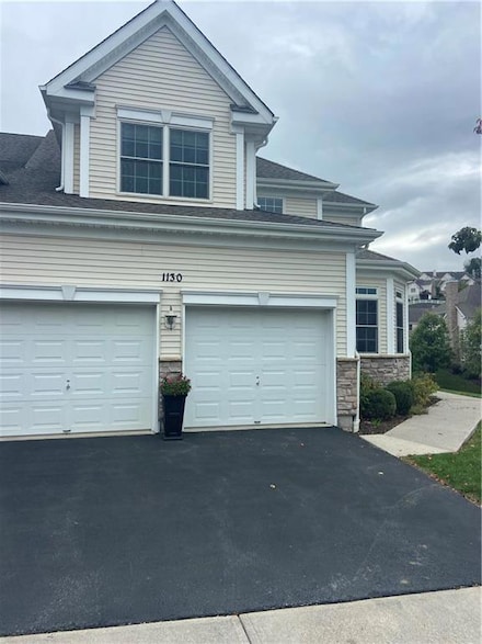 1130 Troon Ct, Easton, PA 18042