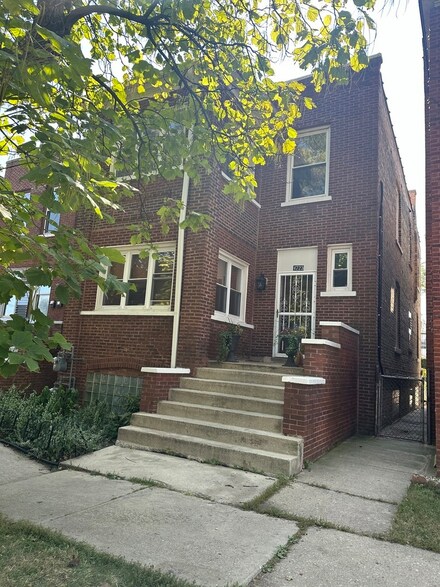 4723 W 19th St, Cicero, IL 60804