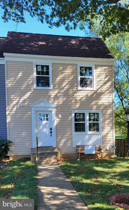 7349 Crestleigh Cir, Alexandria, VA 22315