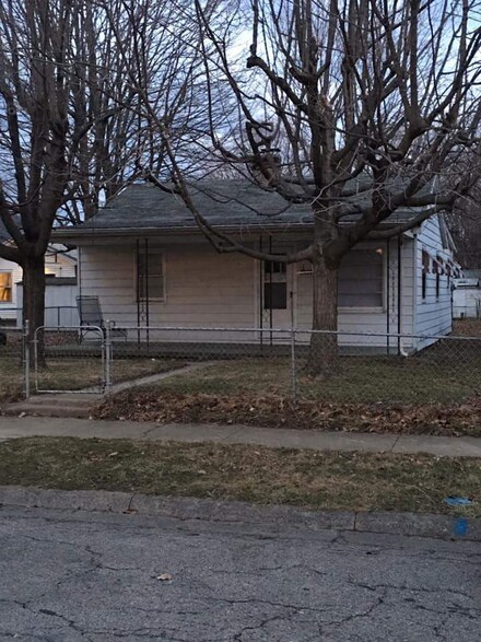 1617 S 6th St, Richmond, IN 47374