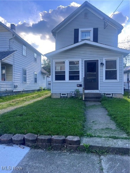 48 21st St NW, Barberton, OH 44203