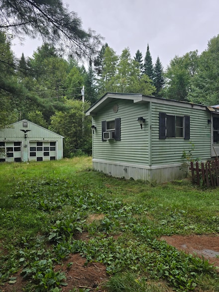 17 Green Rd, Madison, ME 04950