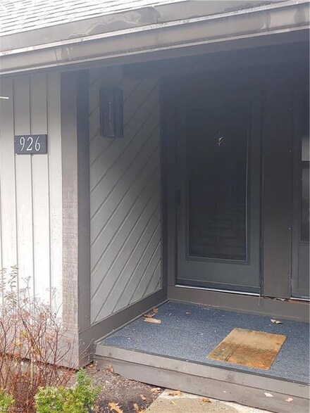 926 Snowfall Spur, Akron, OH 44313