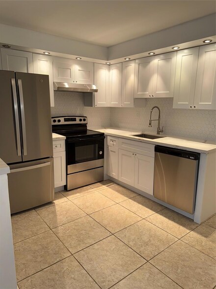 1120 102nd St Unit 14, Bay Harbor Islands, FL 33154