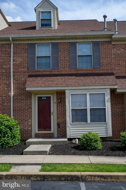 15 Acorn Blvd, Lancaster, PA 17602