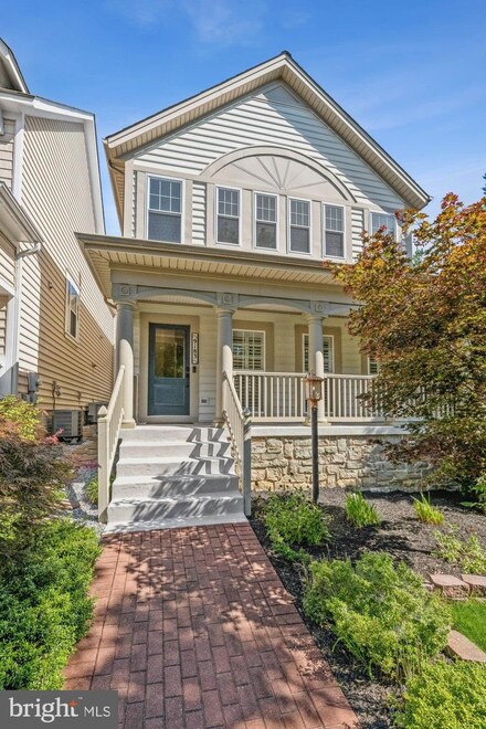 9183 Stonegarden Dr, Lorton, VA 22079