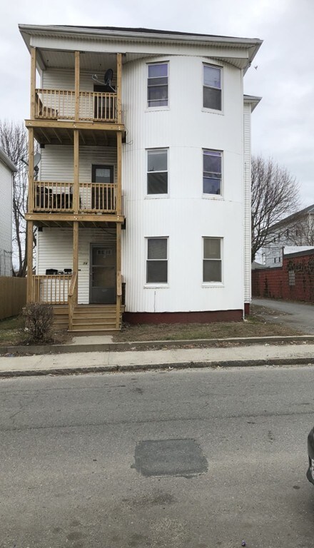 14 Ashmont Ave, Worcester, MA 01610