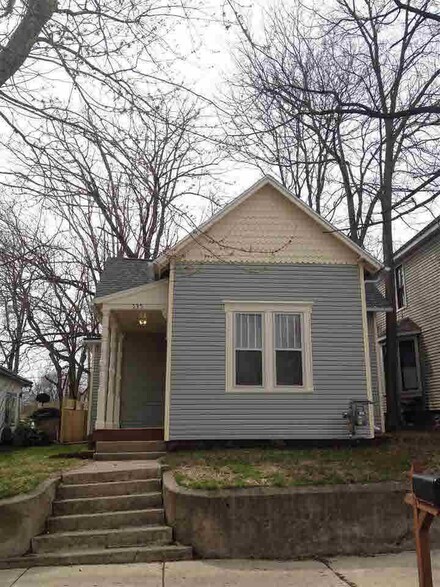 535 S Gharkey St, Muncie, IN 47305