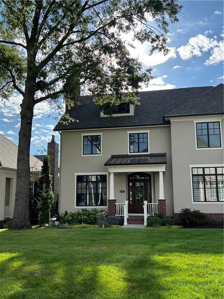 9347 Cedar Reserve Dr, Prairie Village, KS 66207