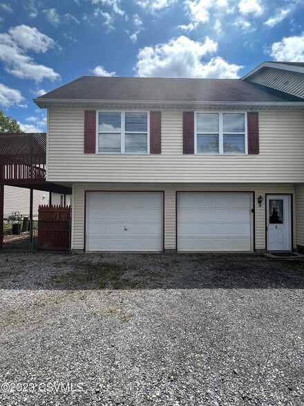 4 Pennsylvania Ave, Selinsgrove, PA 17870