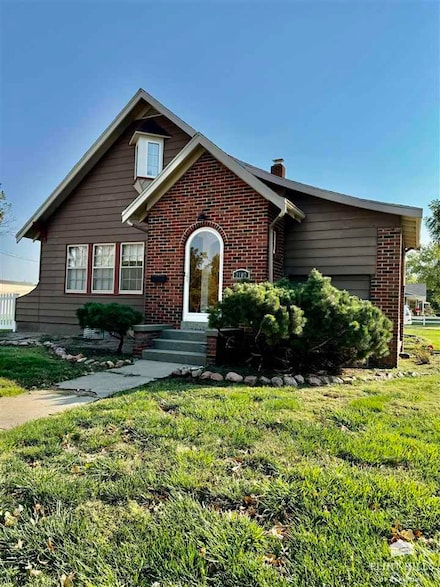 2102 6th St, Clay Center, KS 67432