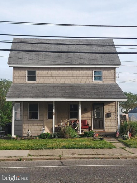 448 W Broad St, Gibbstown, NJ 08027