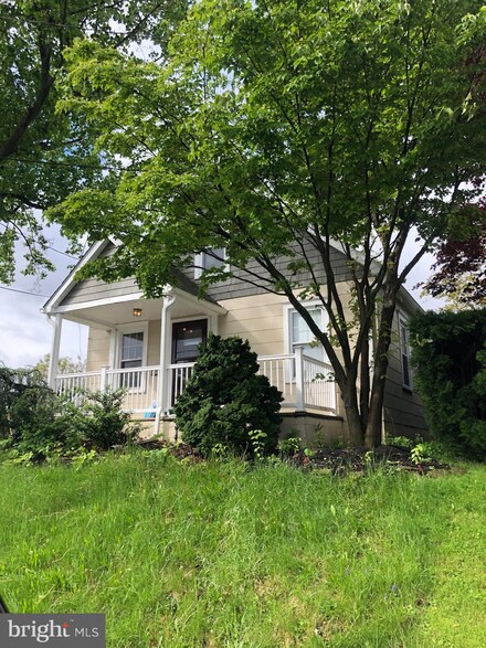 120 N 6th St, Coplay, PA 18037