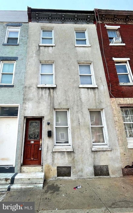 21 E Silver St, Philadelphia, PA 19134