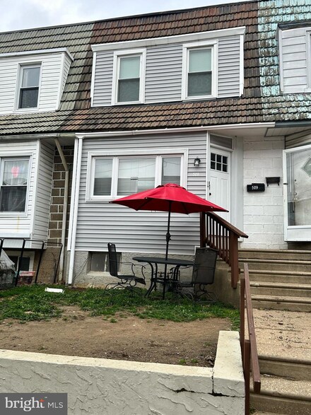 529 Millbank Rd, Upper Darby, PA 19082