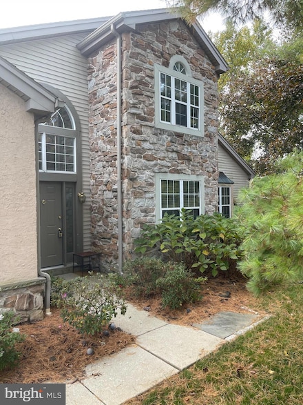 131 Greenview Dr, Lancaster, PA 17601