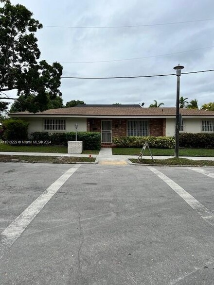 1190 SW 19th Ave, Miami, FL 33135