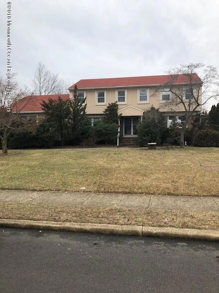 9 Ridge Rd, West Long Branch, NJ 07764