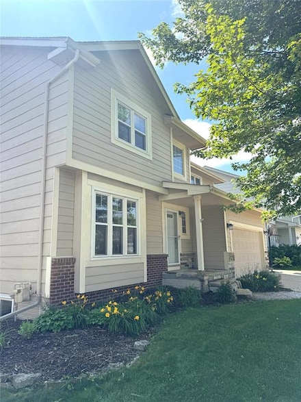 5425 NW 90th St, Johnston, IA 50131