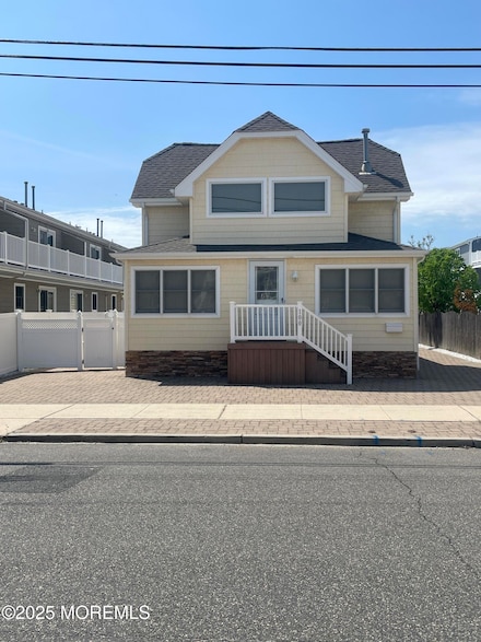 100 Vance Ave, Lavallette, NJ 08735