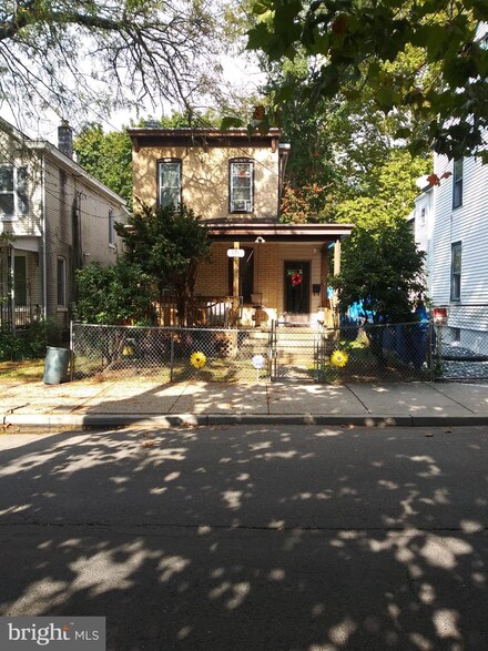 324 Church St, Trenton, NJ 08618
