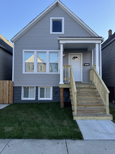 4923 W 31st St, Cicero, IL 60804