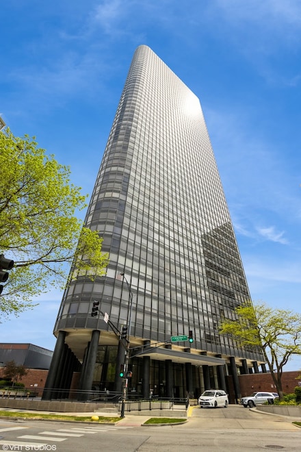 5415 N Sheridan Rd Unit 1504, Chicago, IL 60640