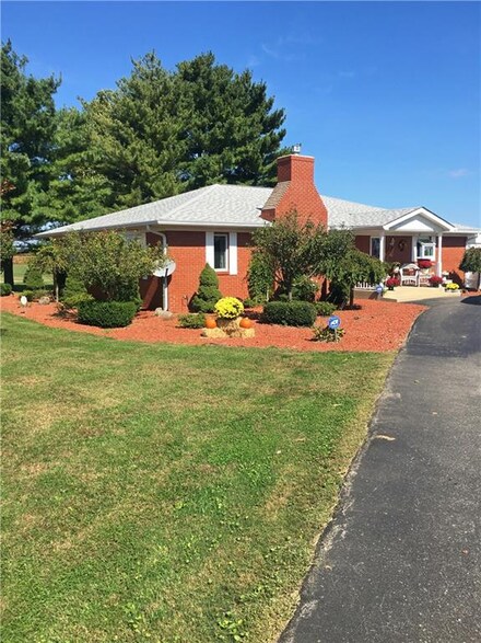 6800 N 700 W, Carthage, IN 46115