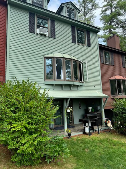 974 Hard Rd Unit D4, Quechee, VT 05059