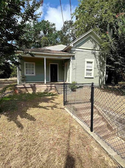 1228 N Pabst Ave, Tyler, TX 75702