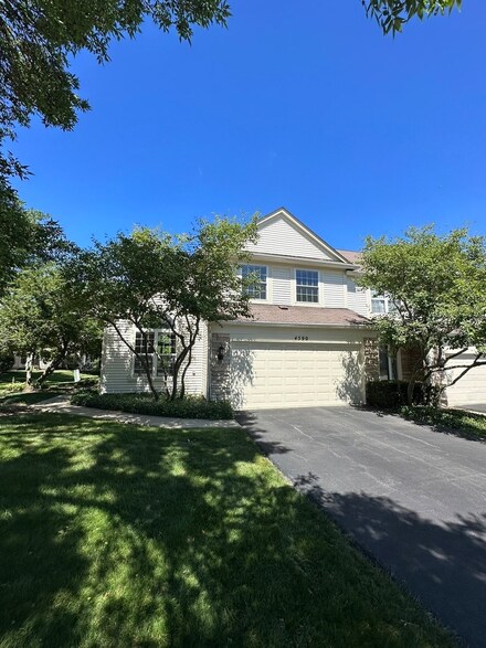 4590 Olmstead Dr, Hoffman Estates, IL 60192