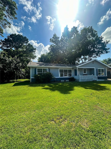 909 Baird St, Cleburne, TX 76033