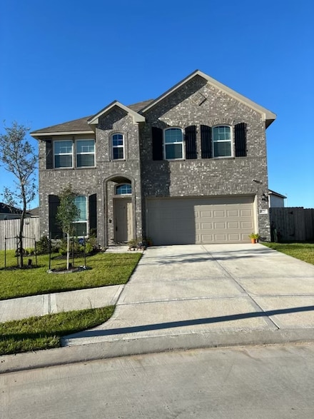 321 Bennett St, Angleton, TX 77515