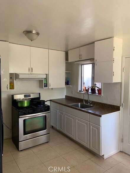 12110 221st St, Hawaiian Gardens, CA 90716