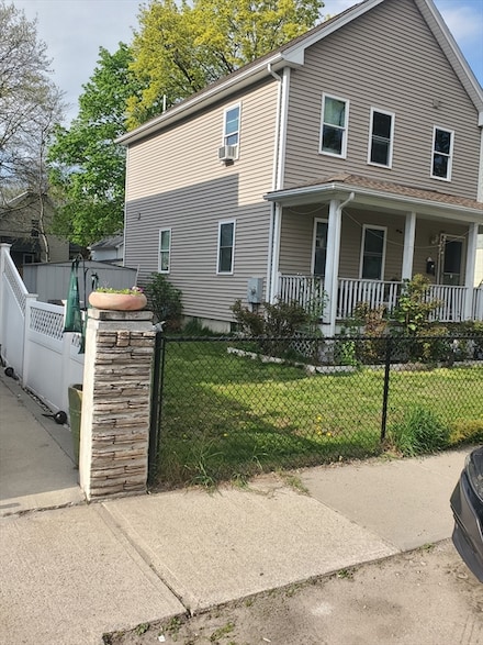 90 Quincy St, Springfield, MA 01109