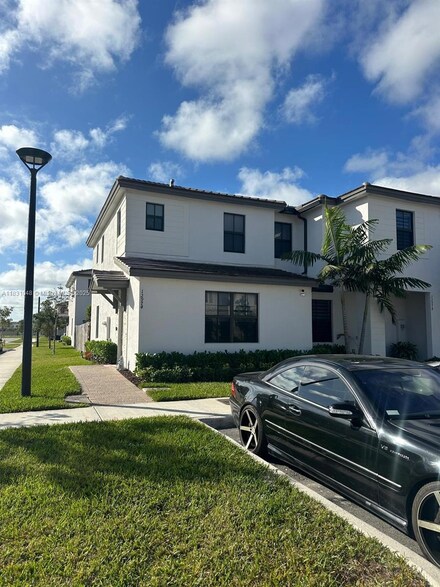 12974 SW 232nd Ln, Princeton, FL 33032