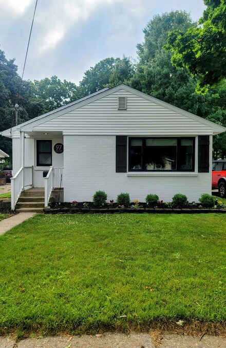 97 Walnut St, Coldwater, MI 49036