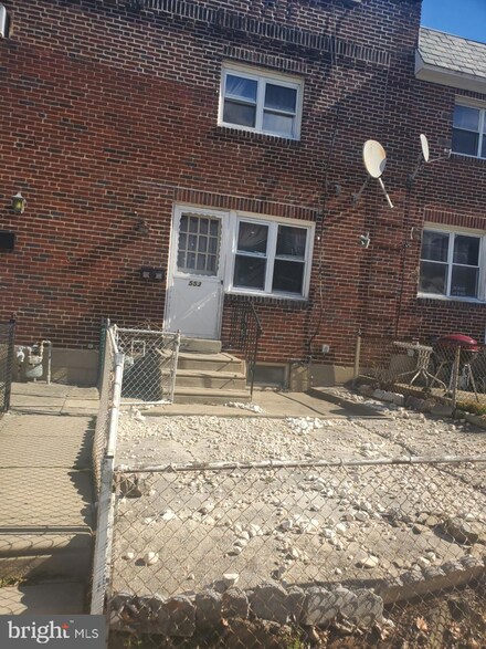 553 Snowden Rd, Upper Darby, PA 19082