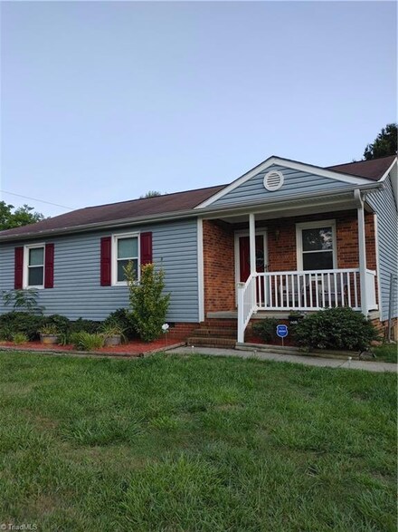 3908 Holts Chapel Rd, Greensboro, NC 27401